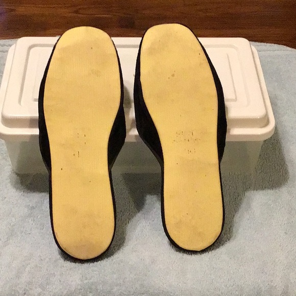 Black slippers with beaded detailing. - Picture 2 of 2